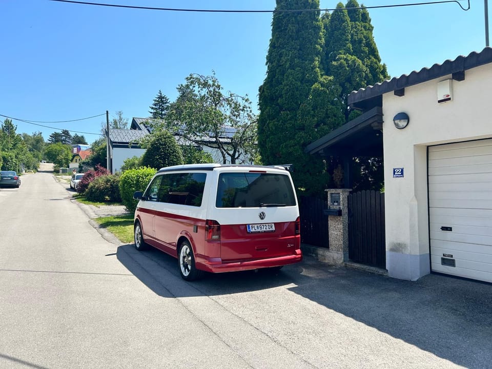 Neighbourhood, Street view, Parking