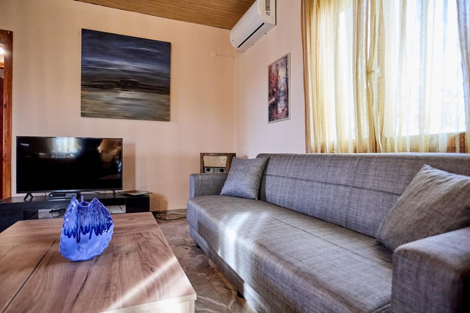 TV and multimedia, Seating area