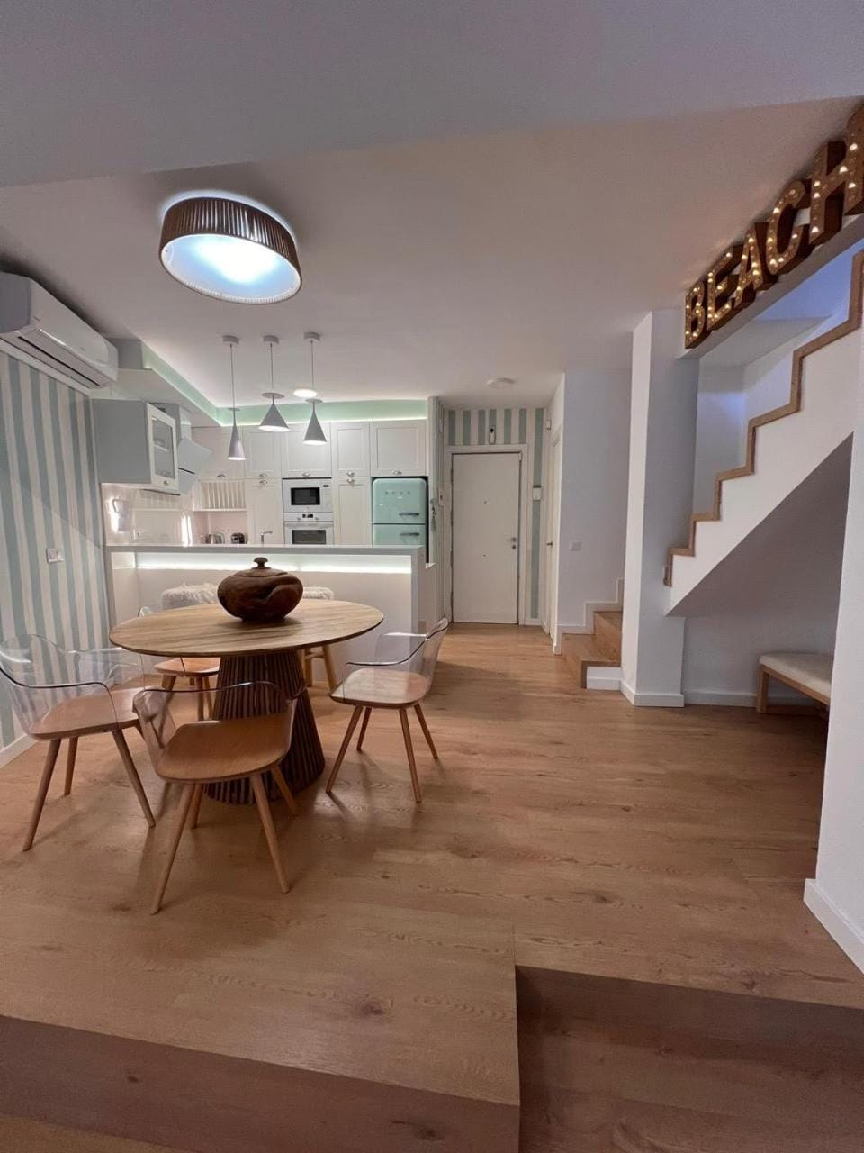 Kitchen or kitchenette, Living room, Dining area