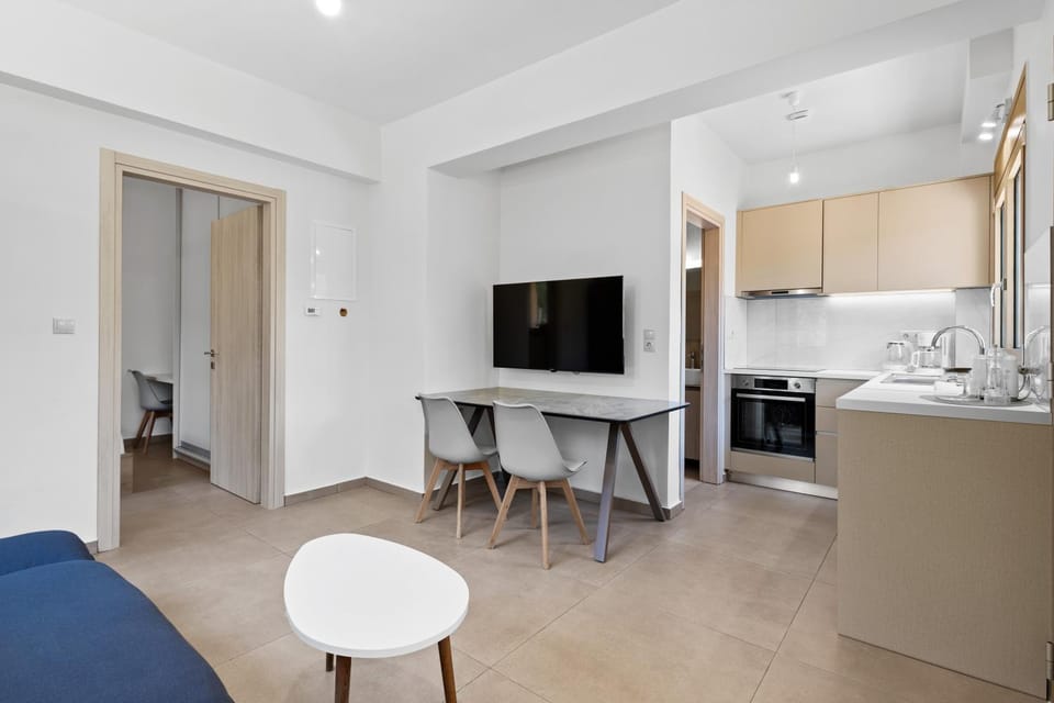 TV and multimedia, Kitchen or kitchenette, Dining area