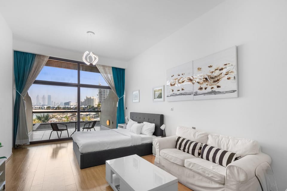 Bed, Living room