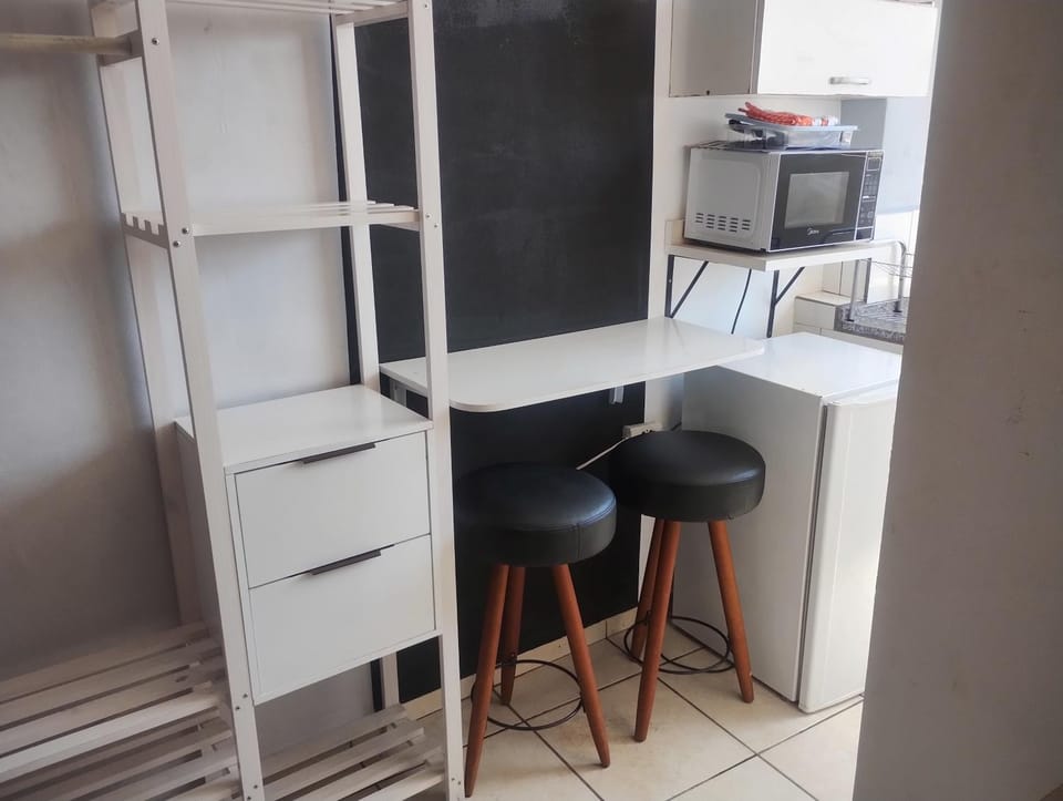 kitnet no jardim Matilde com ar e garagem Apartment in State of Paraná