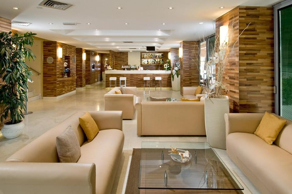 Lobby or reception, Lounge or bar