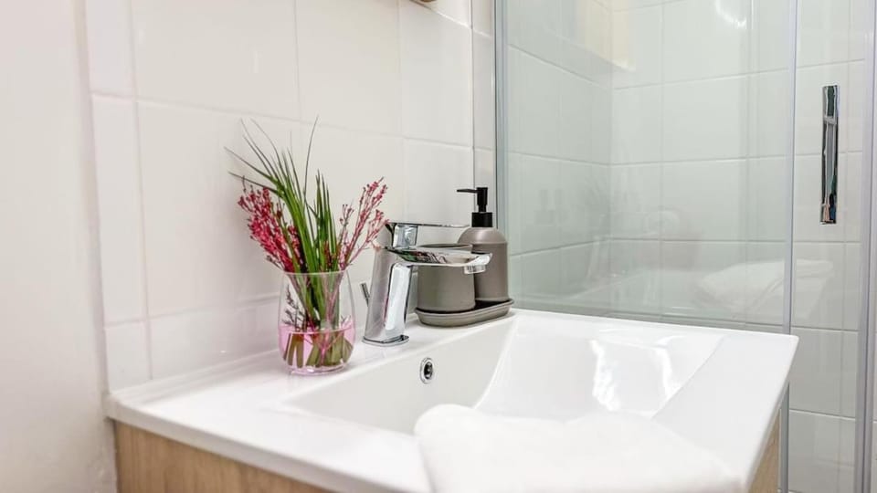 Studio Cosy à Deux Pas du Canal Apartment in Paris