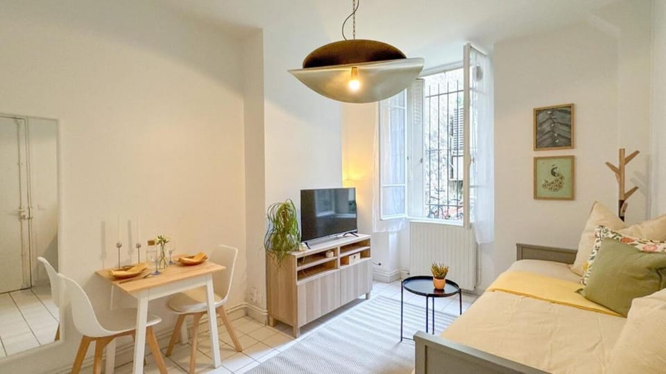Studio Cosy à Deux Pas du Canal Apartment in Paris