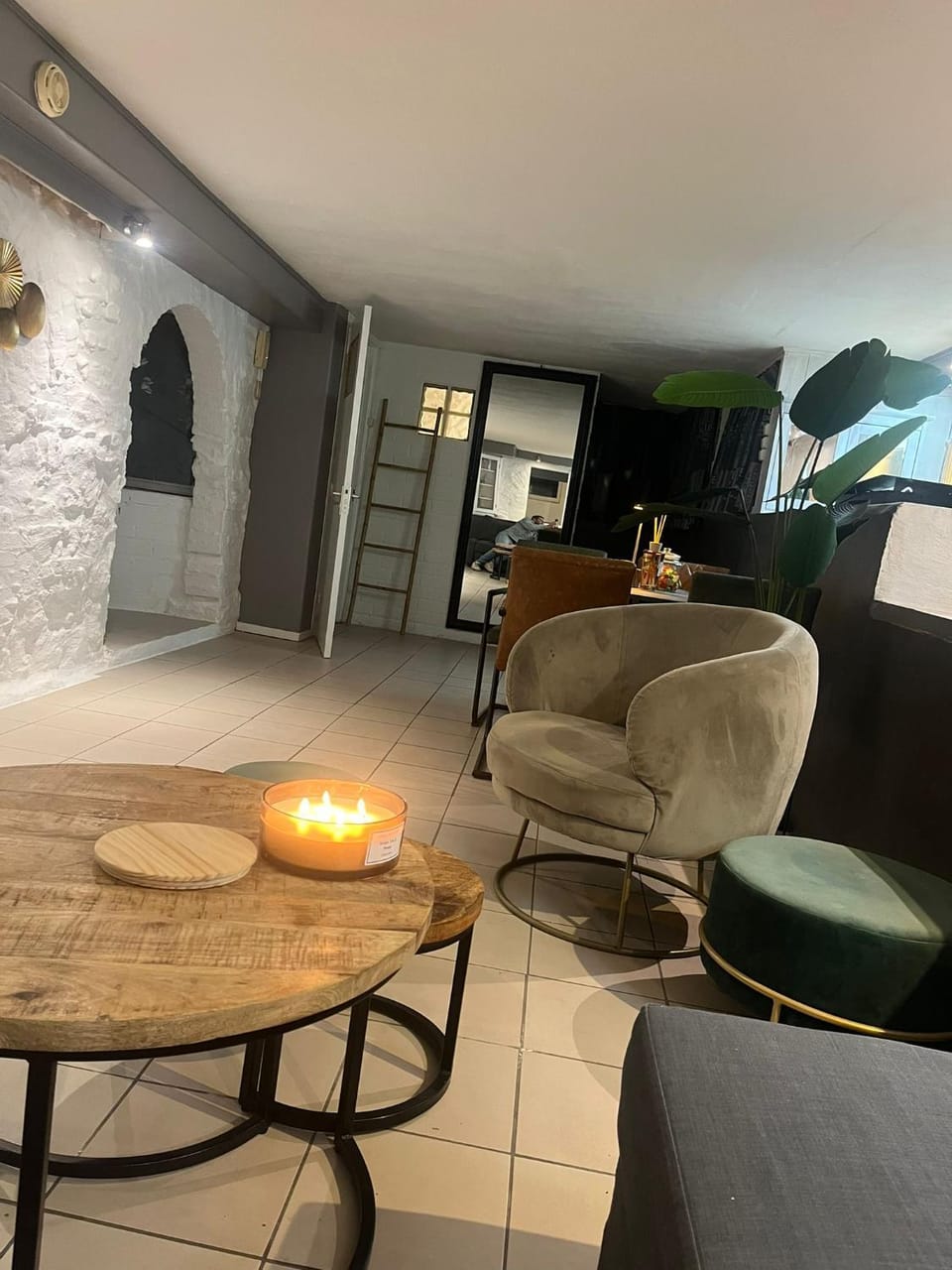 Seating area, Dining area