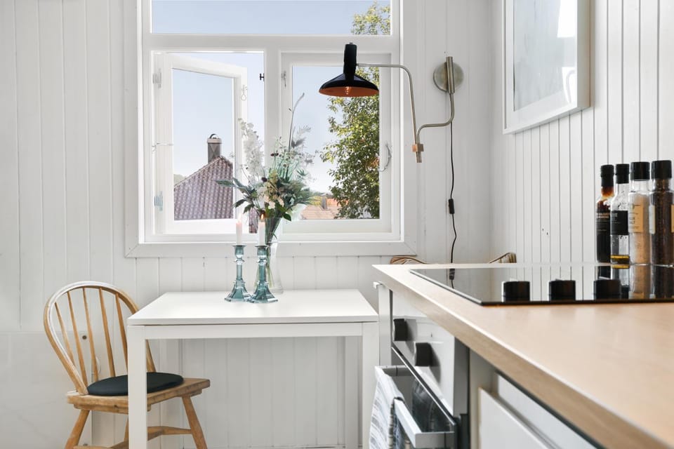 Kitchen or kitchenette, Dining area, Garden view