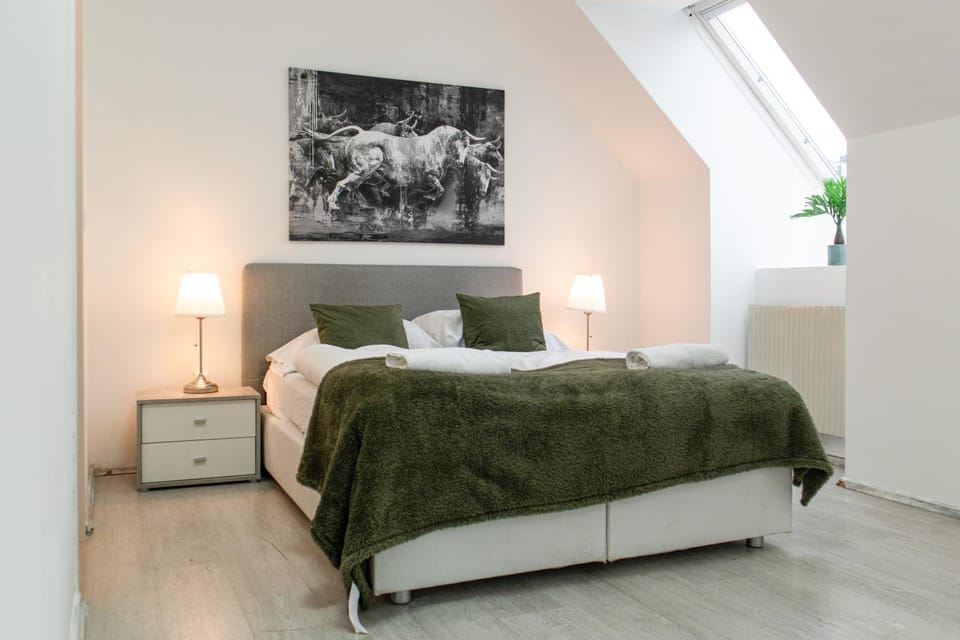 Bed, Bedroom