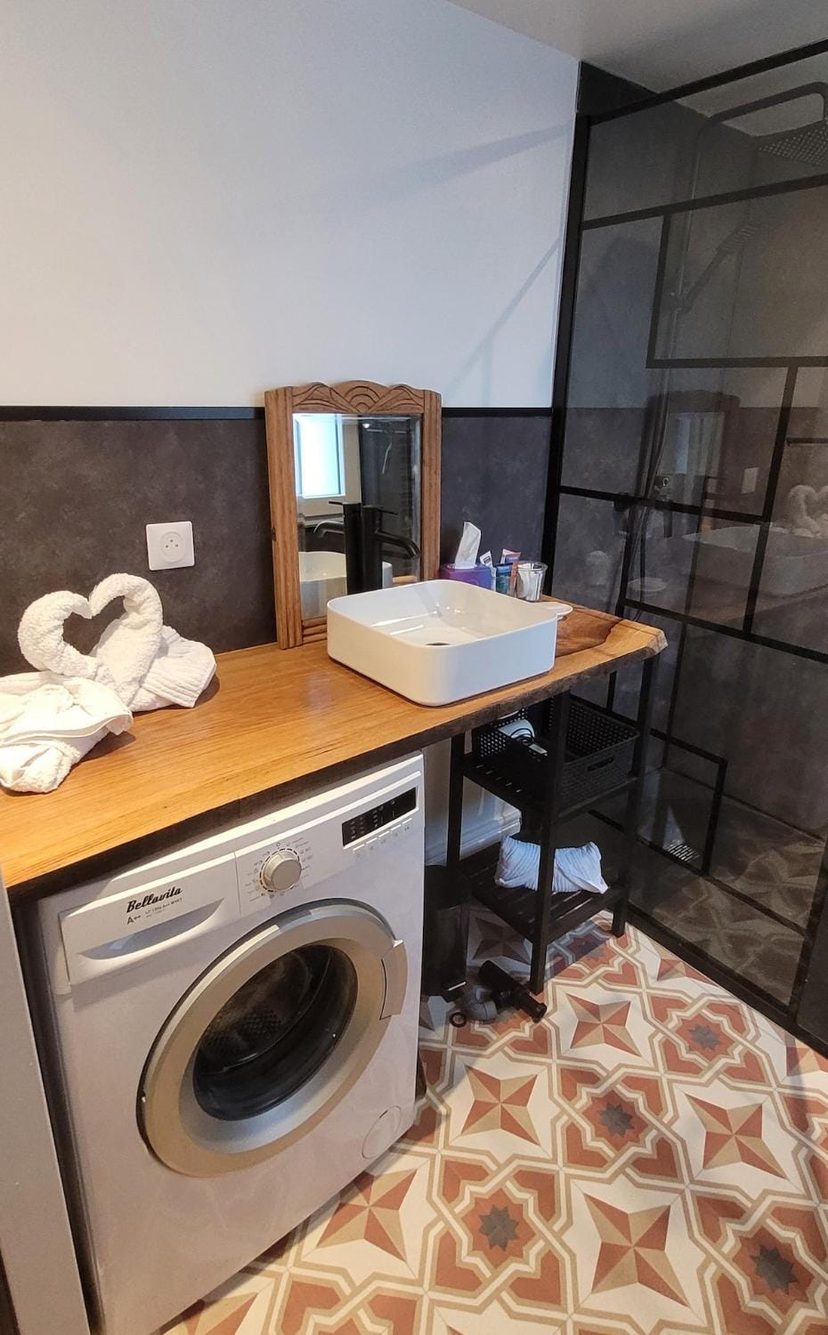 Bathroom, washing machine
