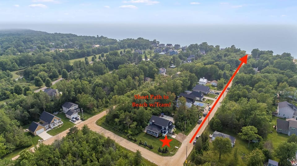 Private Beach, Hot Tub, Basketball Court, Fire Pit, Screened Porch & SO Much More! House in Michigan