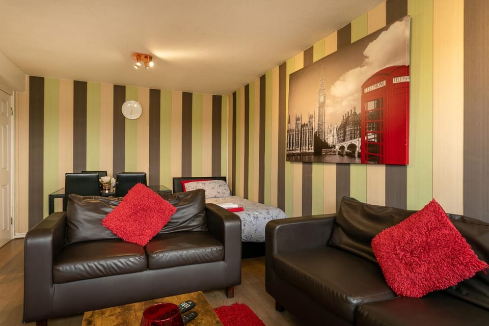 TV and multimedia, Living room, Seating area