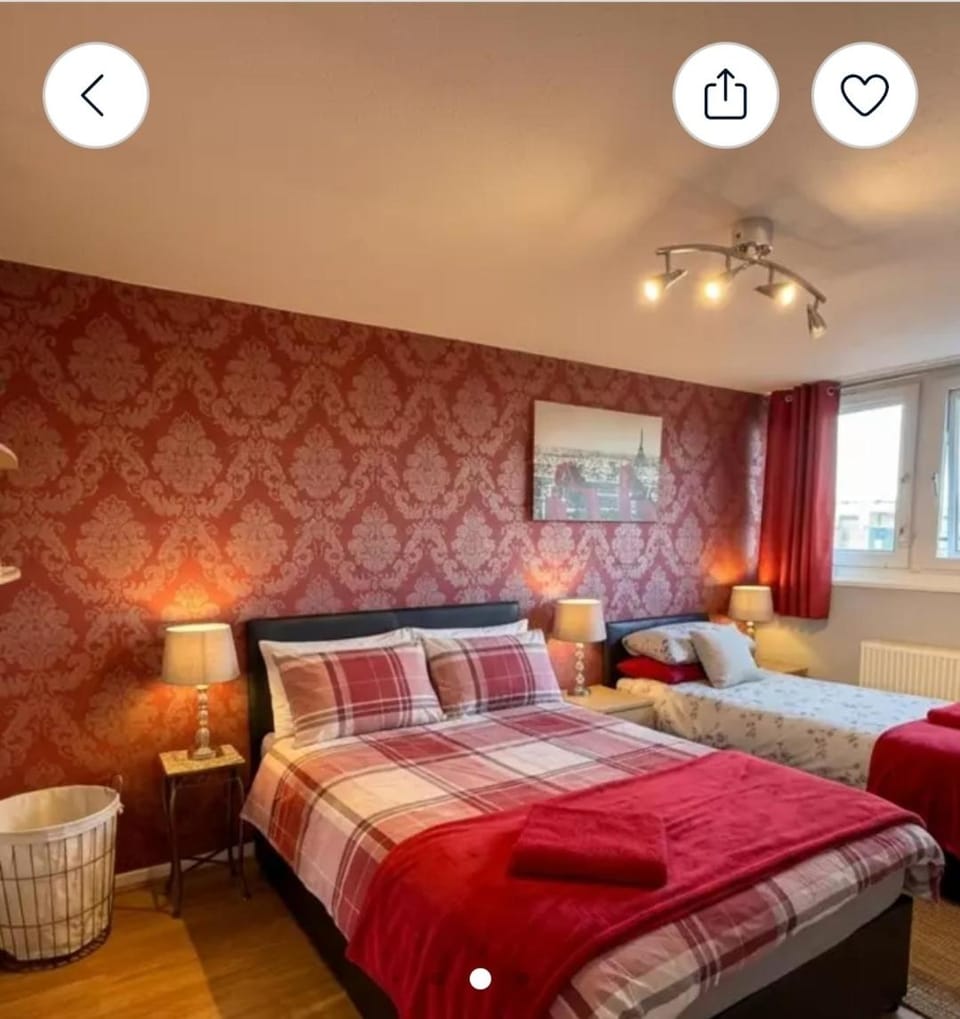 "HOME FROM HOME" - Next to Hilton - City Centre 2 Bedrooms Apartments with Kitchen - in Milton Street - Your own Apartment in Victoria Centre Shopping Centre - 24 Hours Access - Parking Cars or Vans from Five Pounds a Day - Sunday 1pm Check-out Apartment in Nottingham