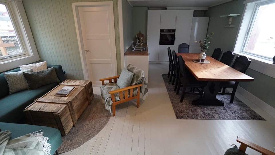 Kitchen or kitchenette, Living room, kitchen