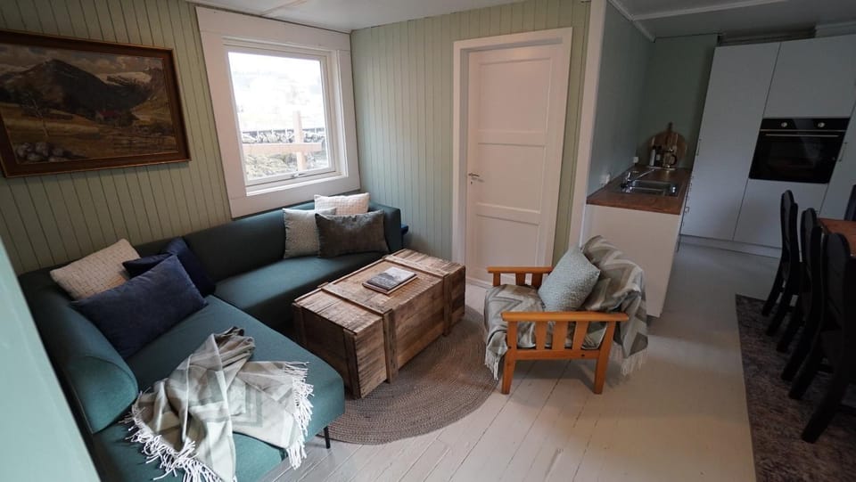 Kitchen or kitchenette, Living room, kitchen