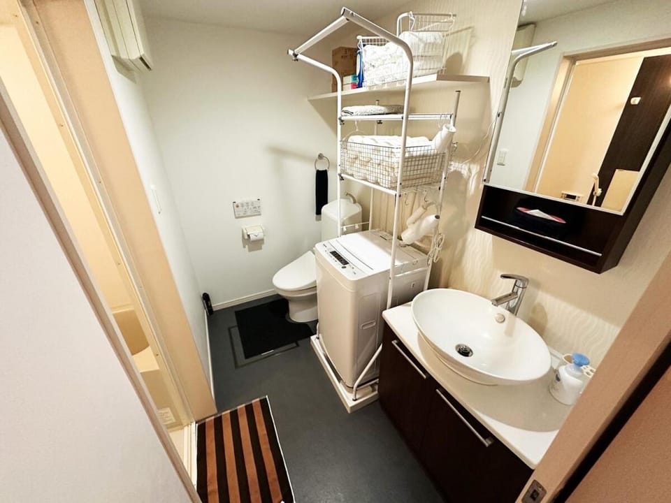Easy go to Hakata and Tenjin, Close to FKK Airport Apartment in Fukuoka