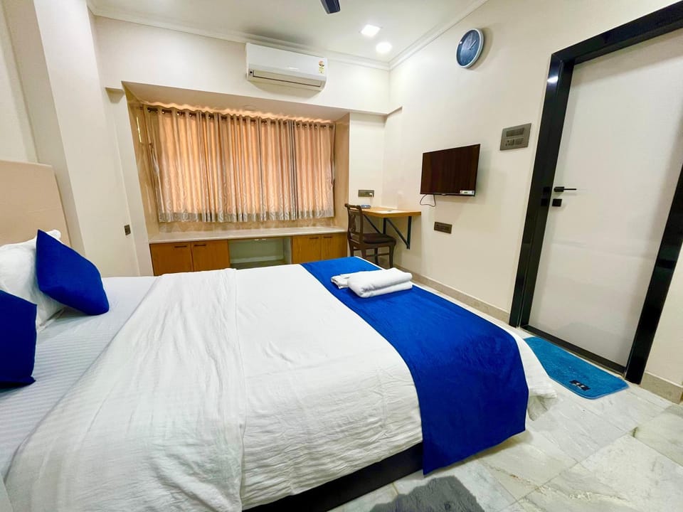 Bed, Bedroom, air conditioner