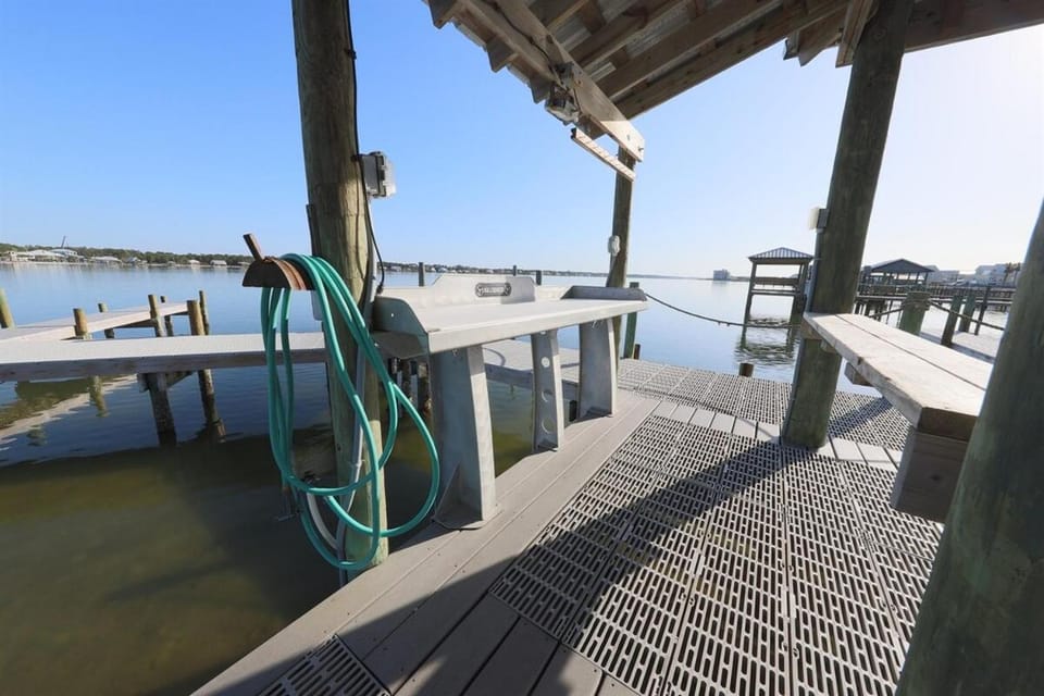 Gulf Shores Surf and Racquet Club - Great Pool - Bring your Boat - Easy Beach Access Apartment in West Beach