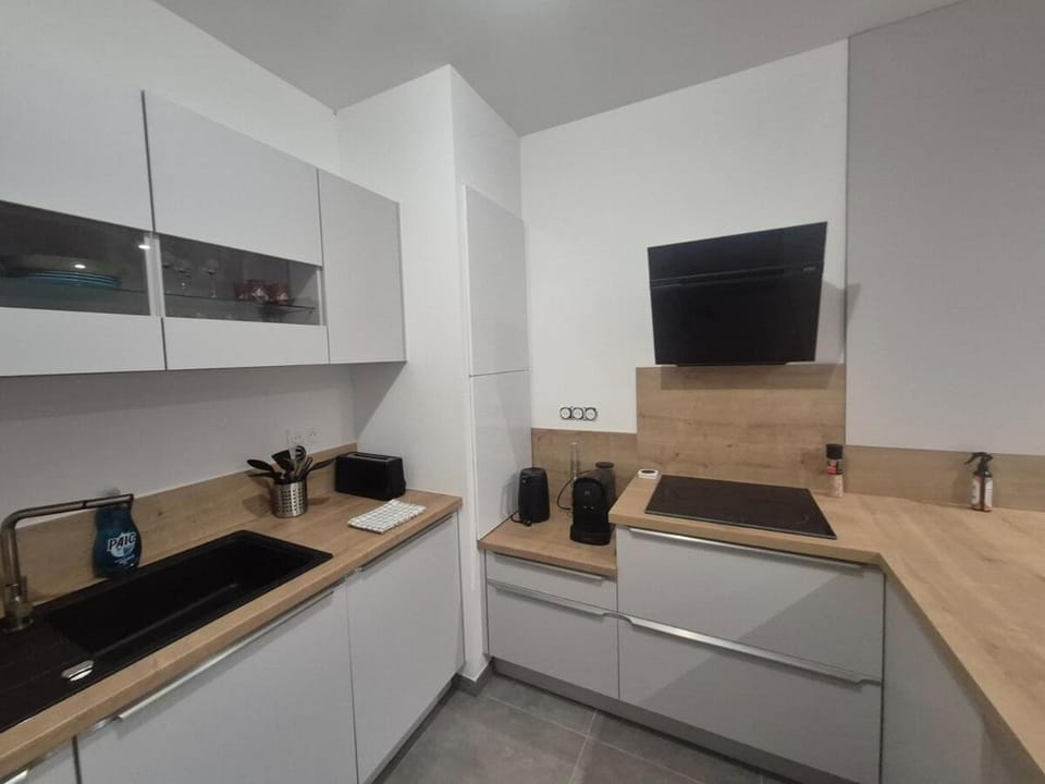 Nina, Appartement 2 couchages, Elégant, Wifi, Parking Apartment in La Rochelle