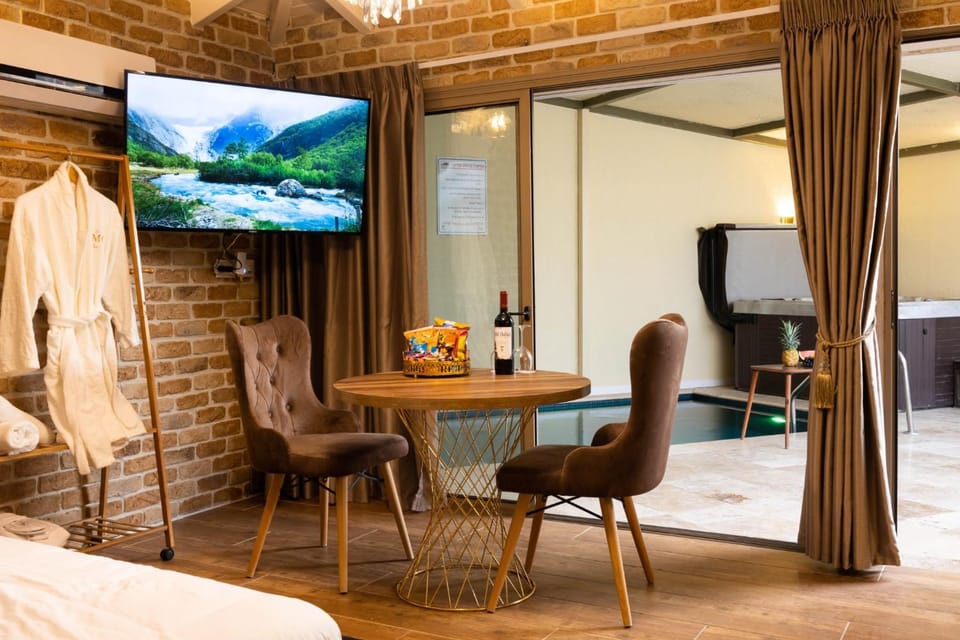 Communal lounge/ TV room, Living room, Photo of the whole room, Seating area