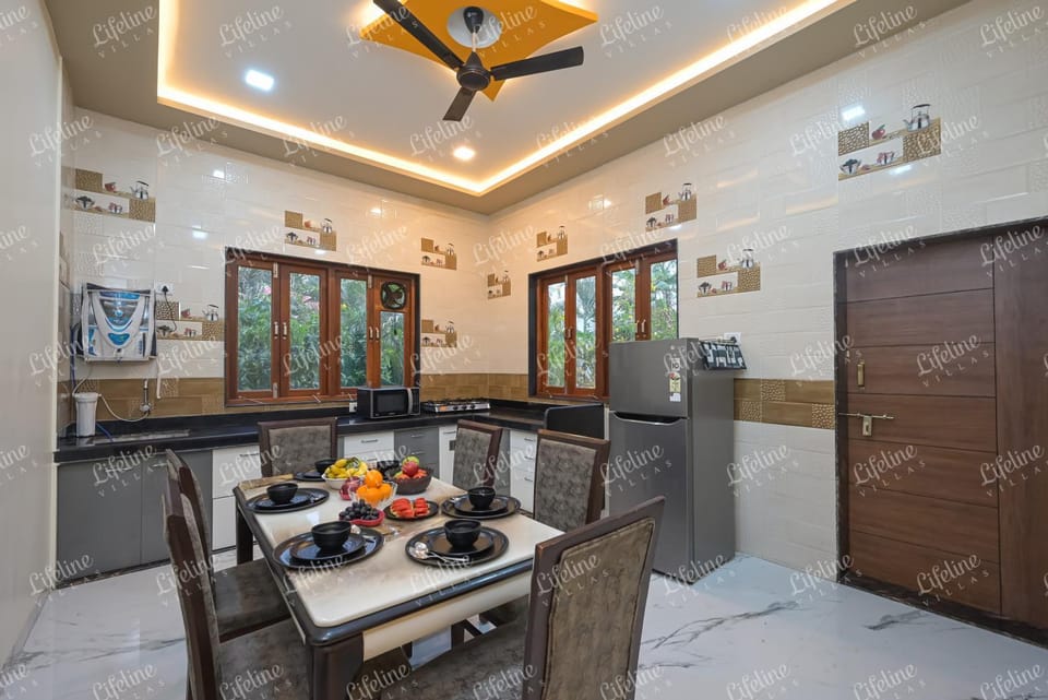 Kitchen or kitchenette, Food and drinks, Food