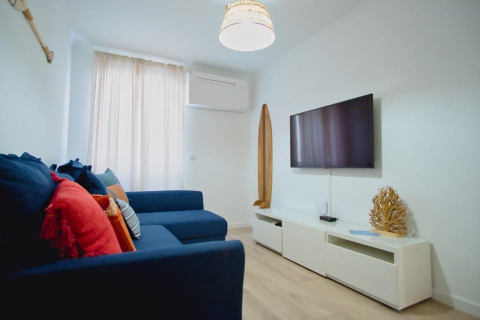 Communal lounge/ TV room, TV and multimedia, Living room, Evening entertainment