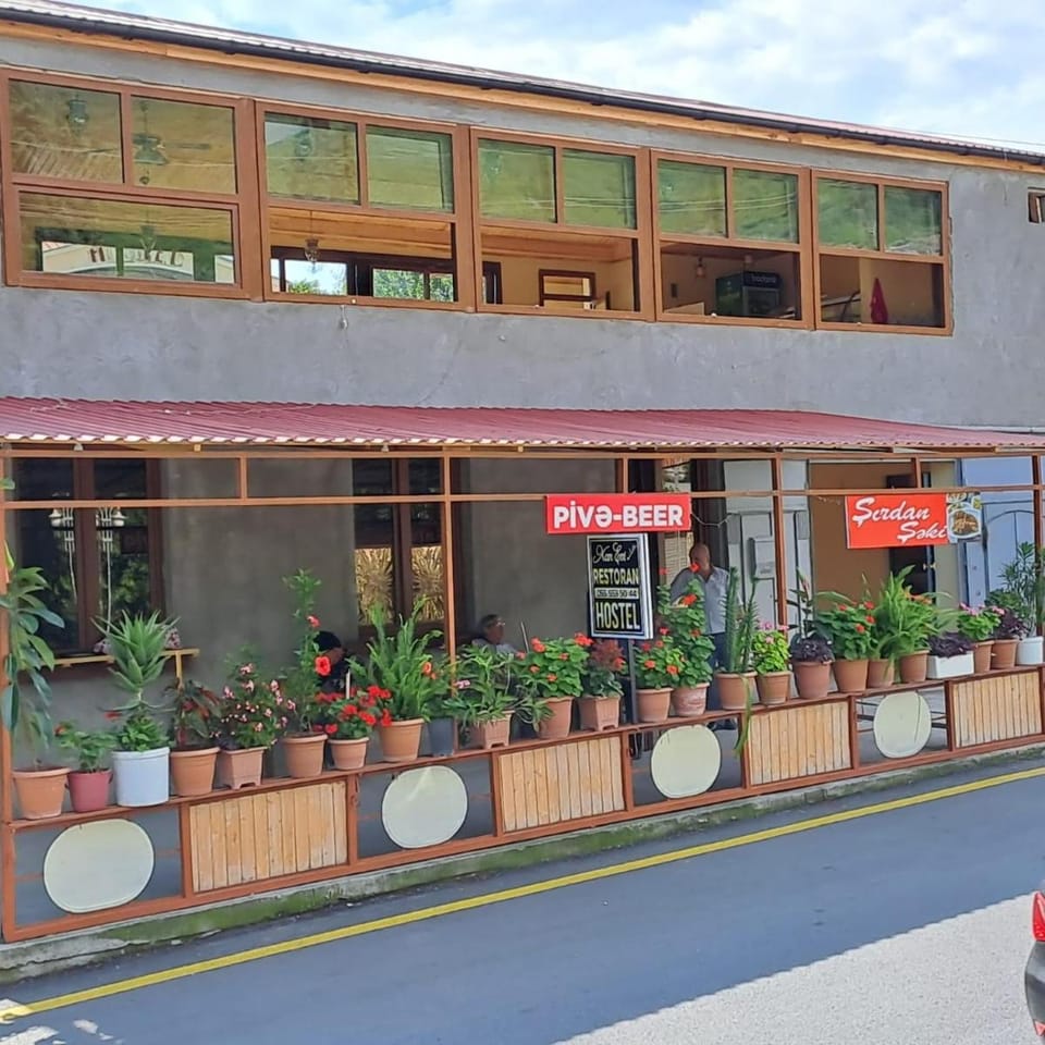 Property building, Restaurant/places to eat, Off site, On site