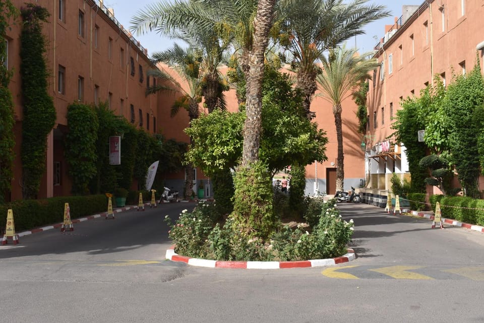 Neighbourhood, Street view