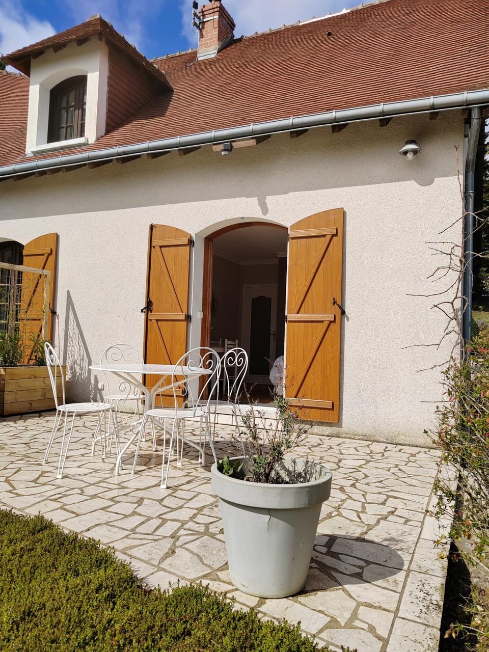 Property building, Patio, Garden, Garden view