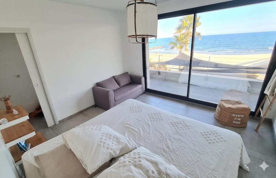 Bedroom, Sea view