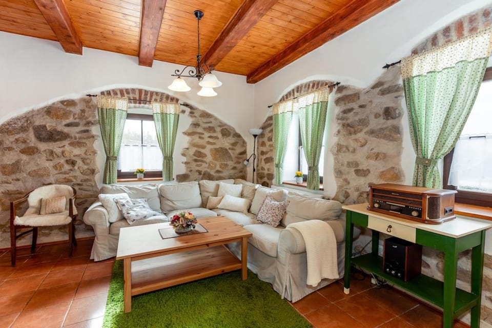 Communal lounge/ TV room, Living room, Seating area