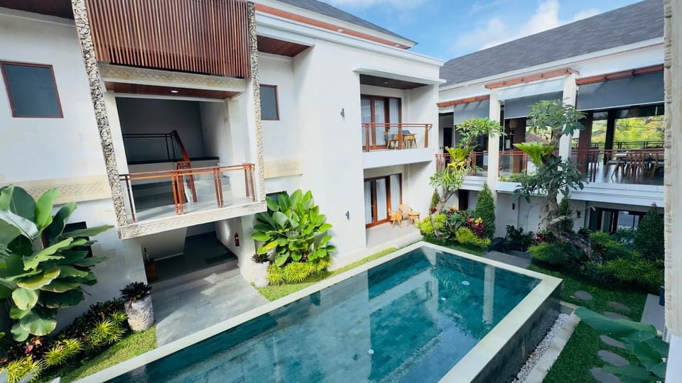 Property building, Day, Garden, Balcony/Terrace, Pool view, Swimming pool