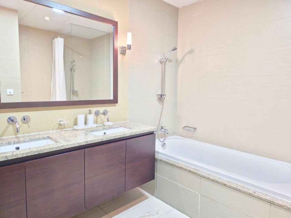 Bathroom, Bath