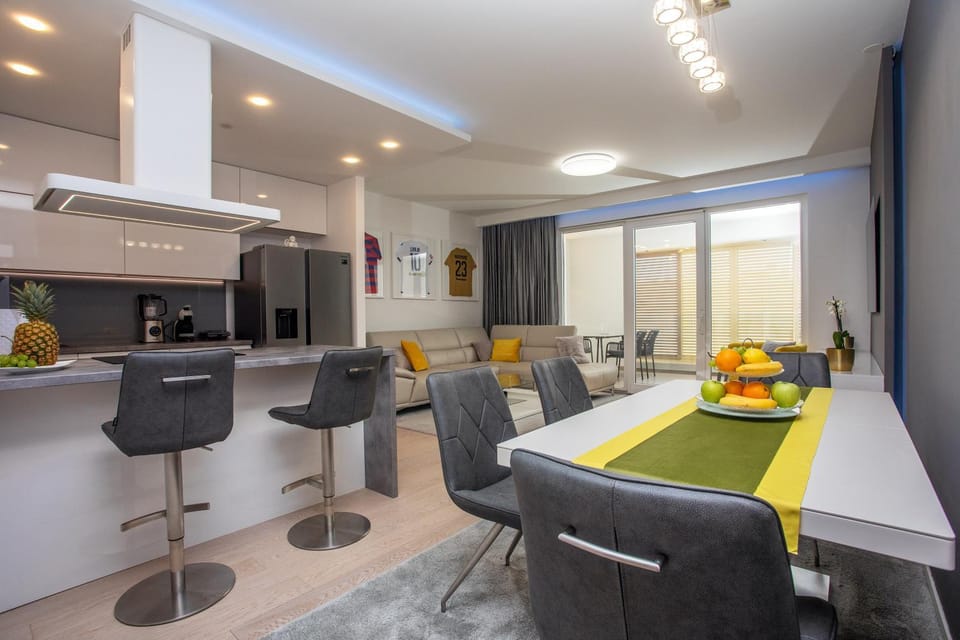 Living room, Dining area, kitchen
