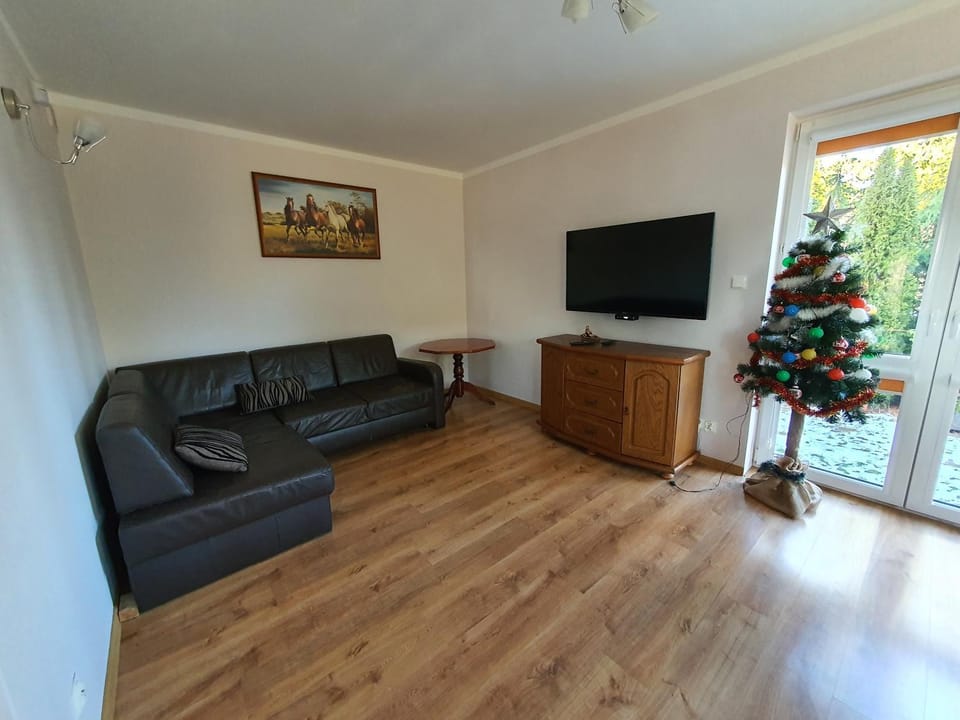 Communal lounge/ TV room, Communal lounge/ TV room, Living room