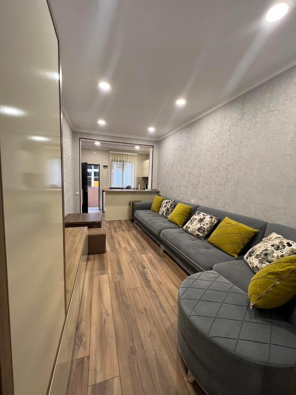 TV and multimedia, Living room, Seating area