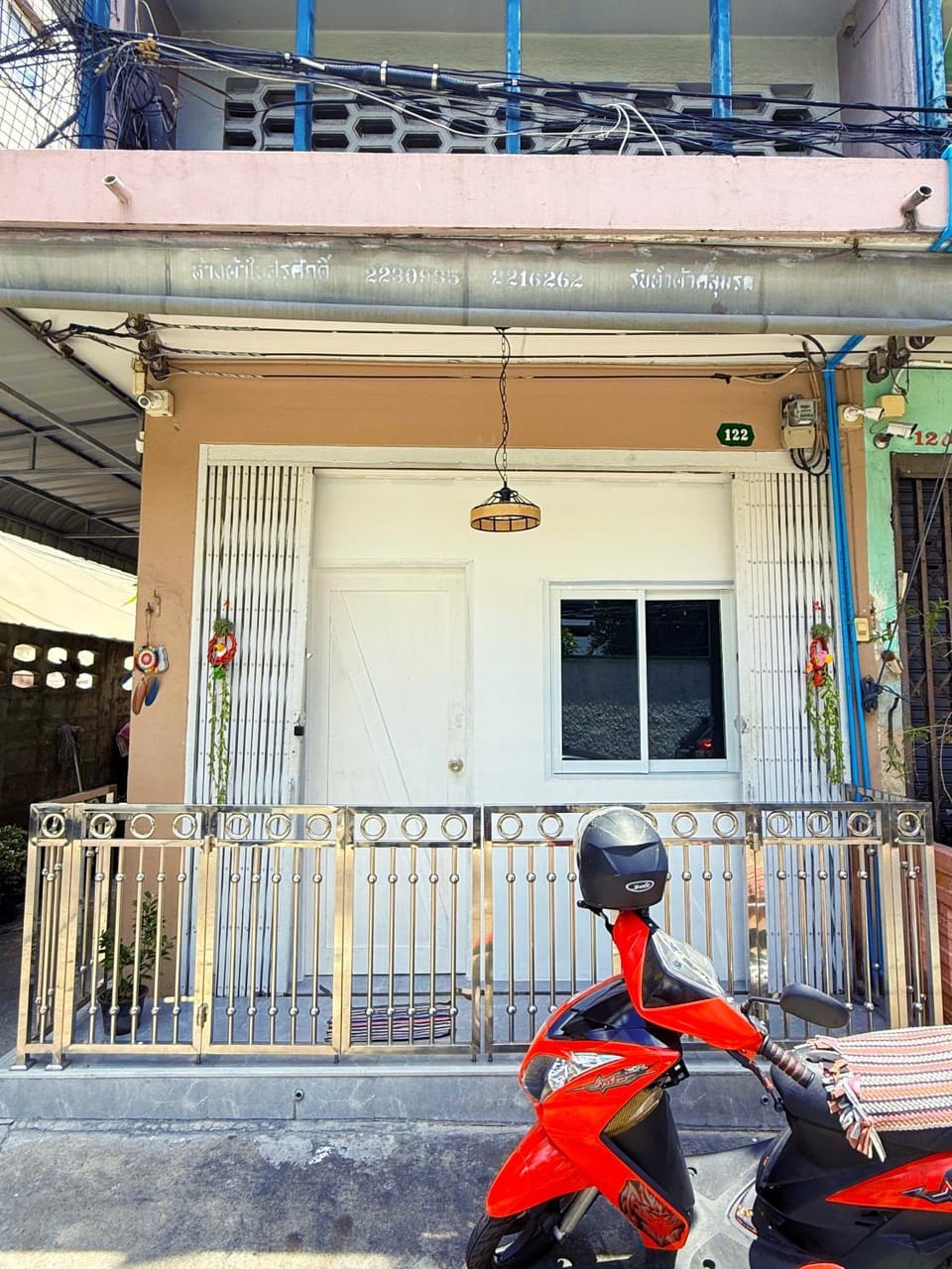 Facade/entrance
