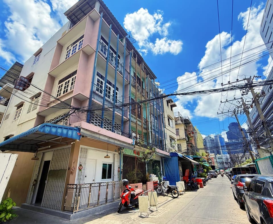 Property building, Facade/entrance