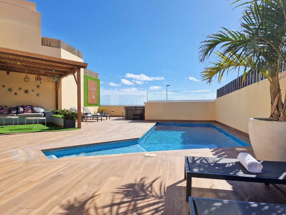 Patio, Day, Pool view, Swimming pool, sunbed
