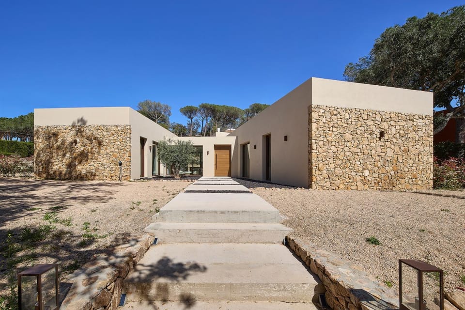 Property building, Facade/entrance