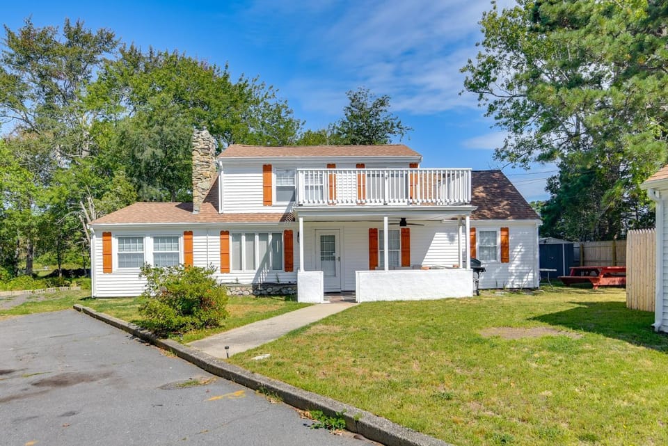 Warham Beach House House in Marion