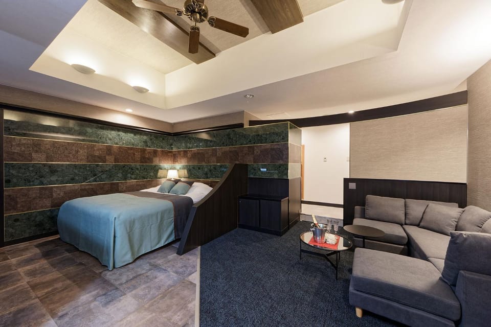 Bed, Living room