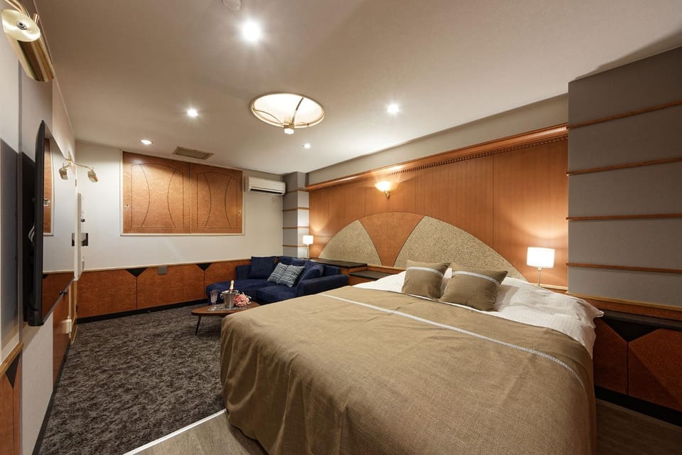 Bed, TV and multimedia, Living room, Bedroom