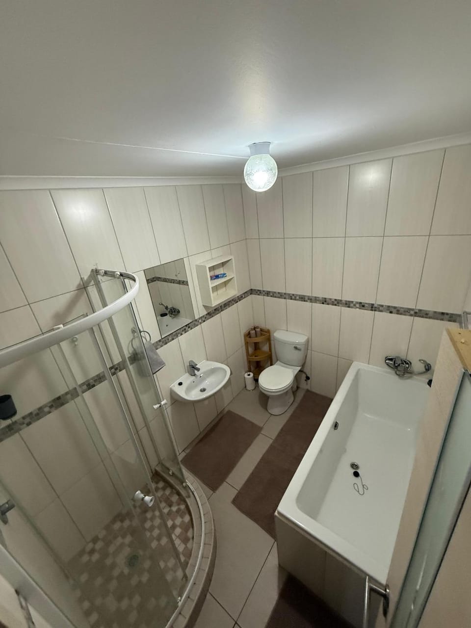 Shower, Toilet, Bathroom, Bath, towels