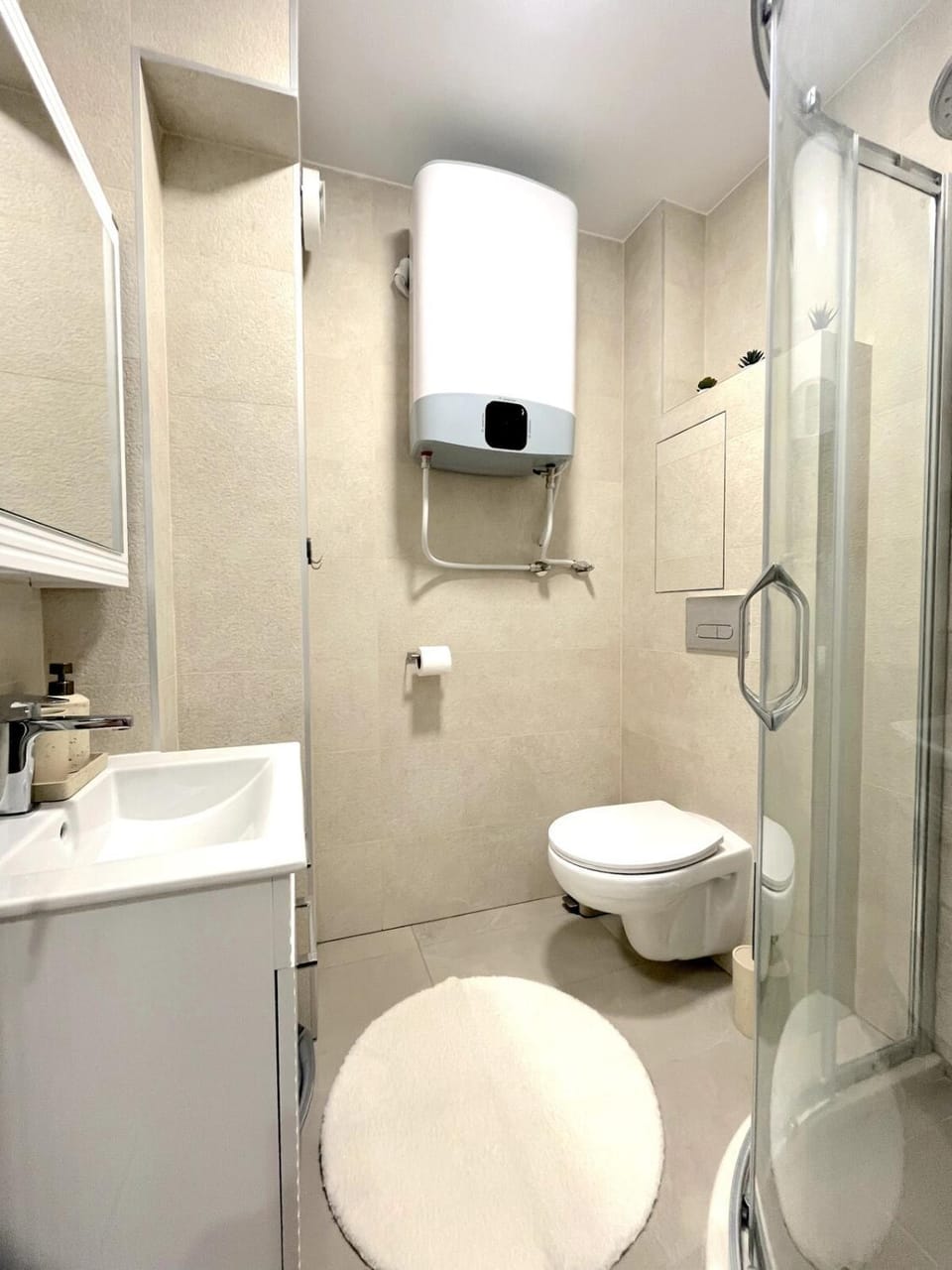 Shower, Toilet, Bathroom, towels