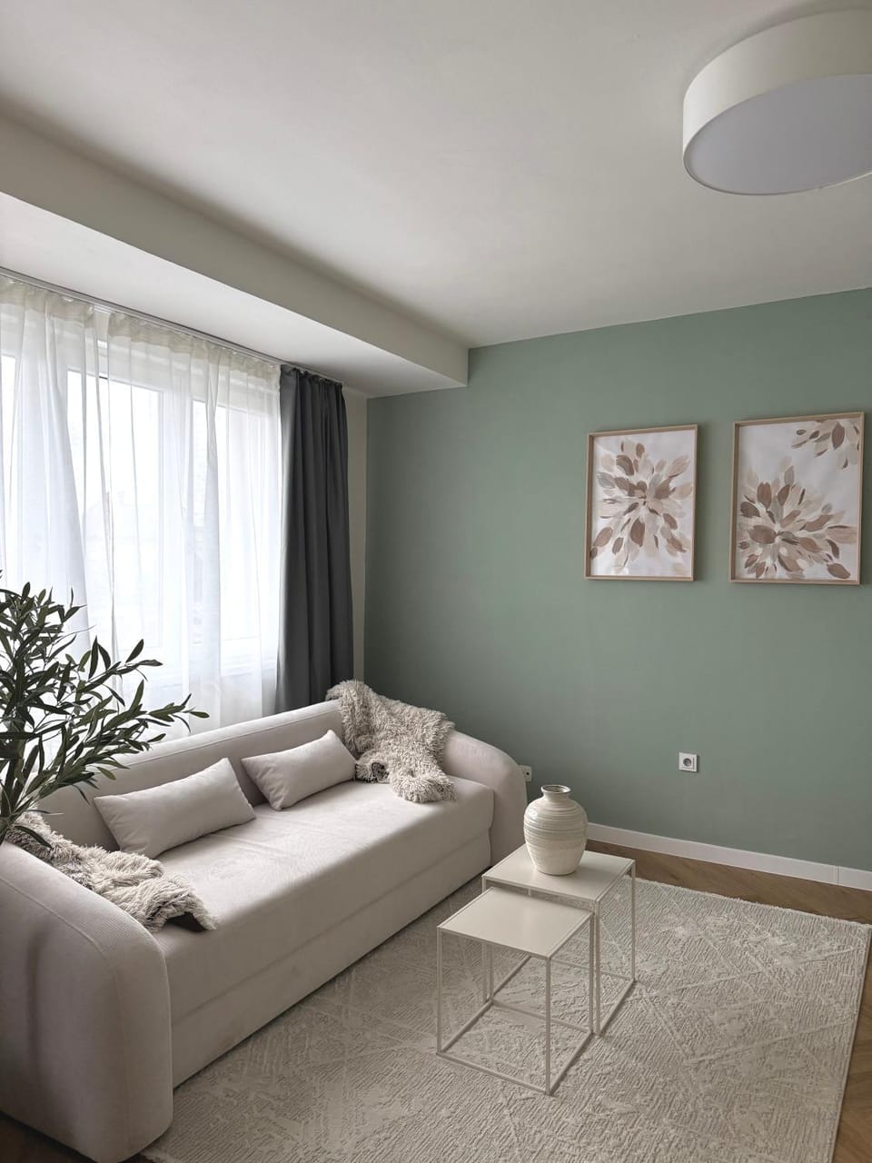 Bed, Living room, Seating area