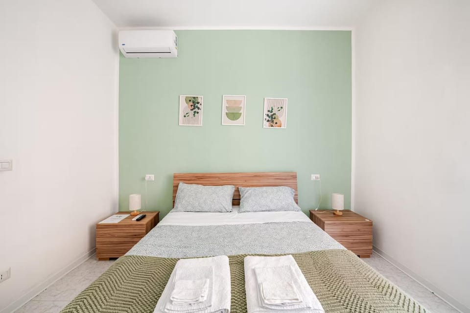 Bed, Decorative detail, Decorative detail, Bedroom, locker, locker, wardrobe, air conditioner, air conditioner