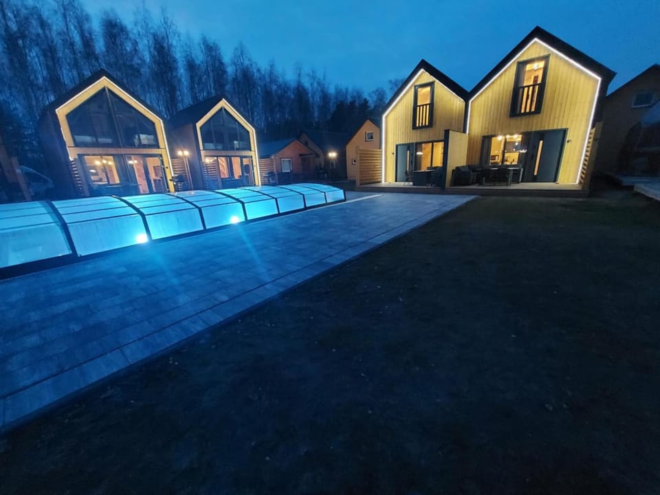 Property building, Swimming pool