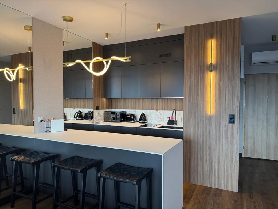 Dining area, kitchen