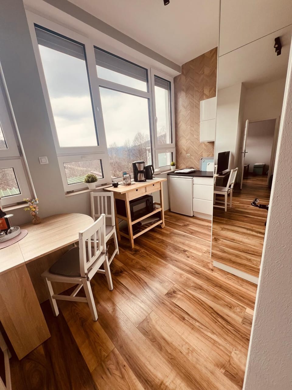 Kitchen or kitchenette, Living room, Dining area