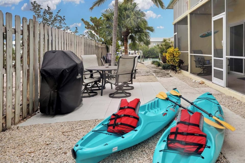 1st Floor, Boat Slip, King Adj Bed, Heated Pool House in Key Colony Beach